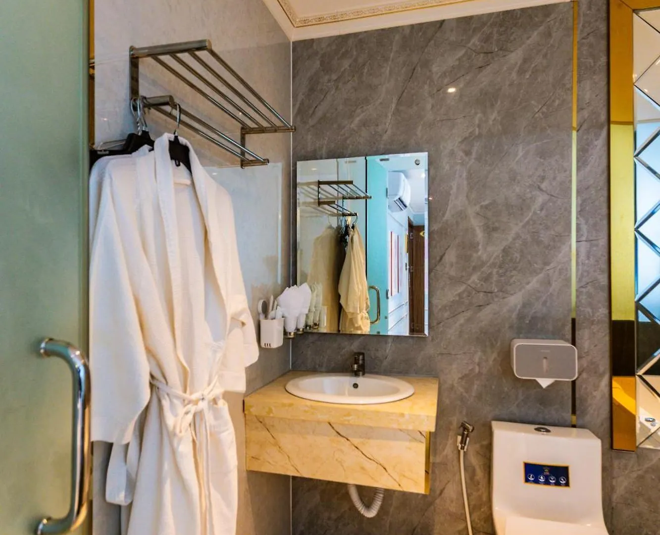 Hotel Khach San Bien Sao 2 - 139 Nguyen Van Luong P10 Go Vap Ho Chi Minh City